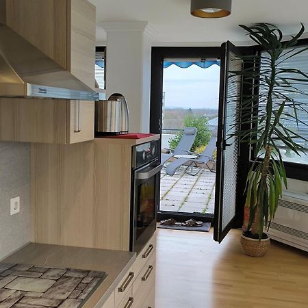 Im Herzen Von Wiesdorf- Blick Auf Das Bayer-Kreuz -Appartement Mit 2 Schlafzimmern-Fuer 3 Personen -Zentral Gelegen - Friedrich Ebert Platz 5A , 4Te Etage - Dachterrasse Und Sauna - Kaution Pflicht - เลเวอร์คูเซน ภายนอก รูปภาพ