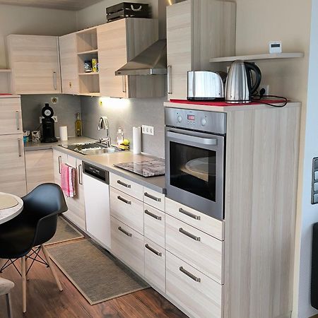 Im Herzen Von Wiesdorf- Blick Auf Das Bayer-Kreuz -Appartement Mit 2 Schlafzimmern-Fuer 3 Personen -Zentral Gelegen - Friedrich Ebert Platz 5A , 4Te Etage - Dachterrasse Und Sauna - Kaution Pflicht - เลเวอร์คูเซน ภายนอก รูปภาพ
