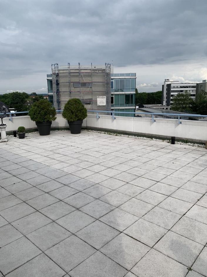 Im Herzen Von Wiesdorf- Blick Auf Das Bayer-Kreuz -Appartement Mit 2 Schlafzimmern-Fuer 3 Personen -Zentral Gelegen - Friedrich Ebert Platz 5A , 4Te Etage - Dachterrasse Und Sauna - Kaution Pflicht - เลเวอร์คูเซน ภายนอก รูปภาพ