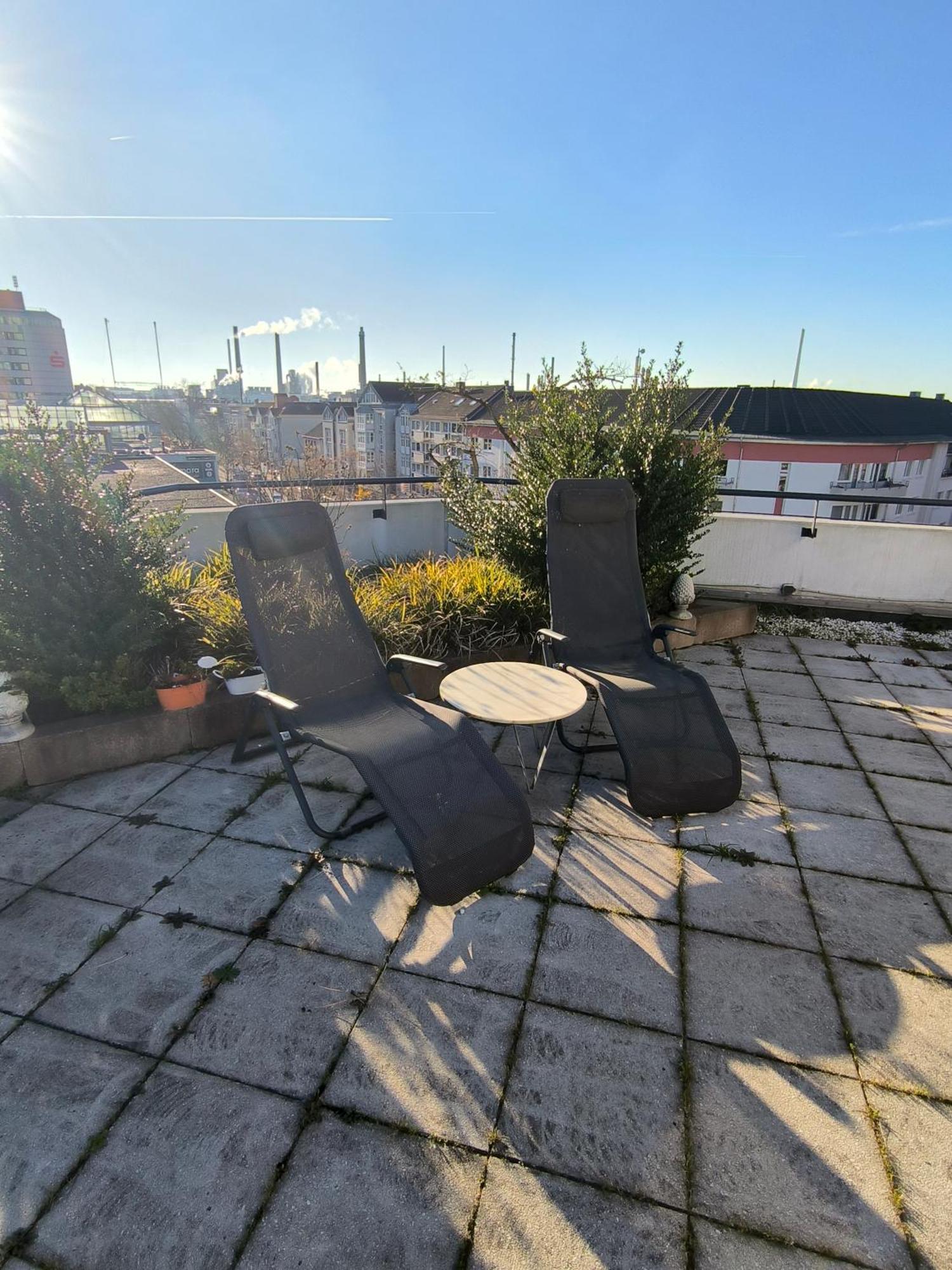 Im Herzen Von Wiesdorf- Blick Auf Das Bayer-Kreuz -Appartement Mit 2 Schlafzimmern-Fuer 3 Personen -Zentral Gelegen - Friedrich Ebert Platz 5A , 4Te Etage - Dachterrasse Und Sauna - Kaution Pflicht - เลเวอร์คูเซน ภายนอก รูปภาพ