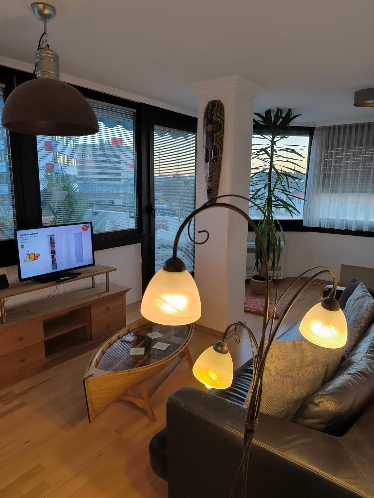 Im Herzen Von Wiesdorf- Blick Auf Das Bayer-Kreuz -Appartement Mit 2 Schlafzimmern-Fuer 3 Personen -Zentral Gelegen - Friedrich Ebert Platz 5A , 4Te Etage - Dachterrasse Und Sauna - Kaution Pflicht - เลเวอร์คูเซน ภายนอก รูปภาพ