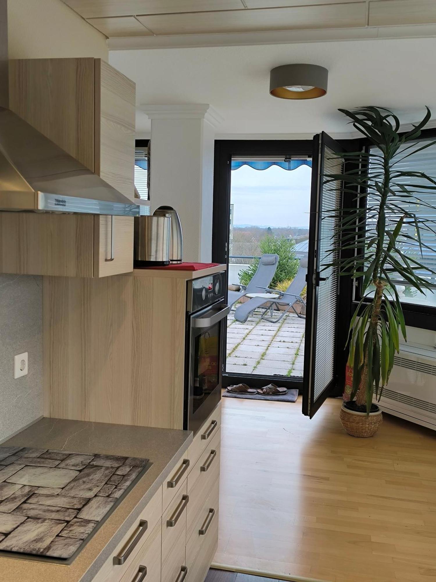 Im Herzen Von Wiesdorf- Blick Auf Das Bayer-Kreuz -Appartement Mit 2 Schlafzimmern-Fuer 3 Personen -Zentral Gelegen - Friedrich Ebert Platz 5A , 4Te Etage - Dachterrasse Und Sauna - Kaution Pflicht - เลเวอร์คูเซน ภายนอก รูปภาพ
